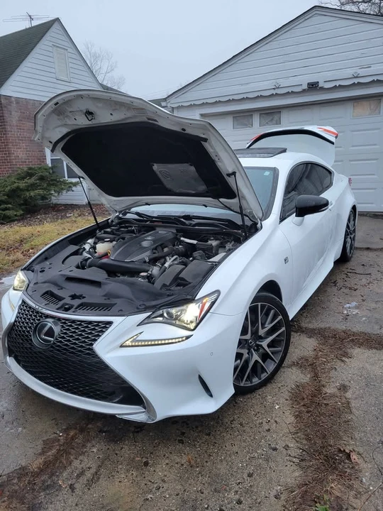 2016 Lexus RC - Image 19 of 20