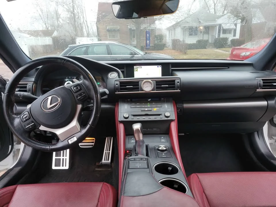 2016 Lexus RC - Image 9 of 20
