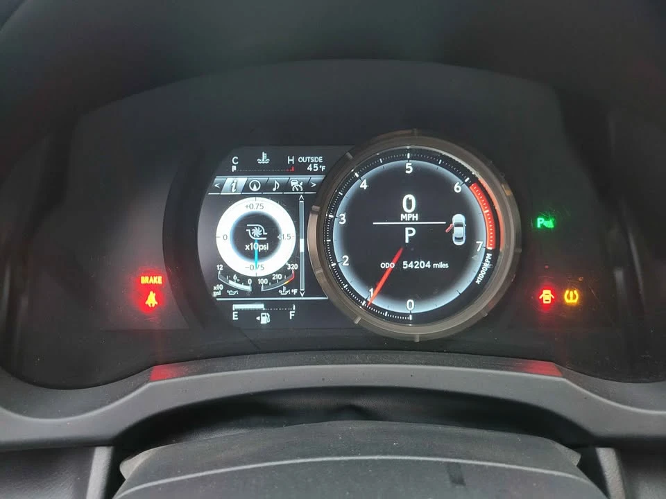 2016 Lexus RC - Image 15 of 20