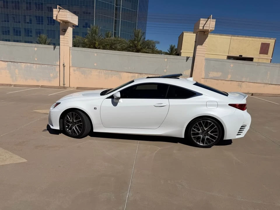 2016 Lexus RC - Image 3 of 18