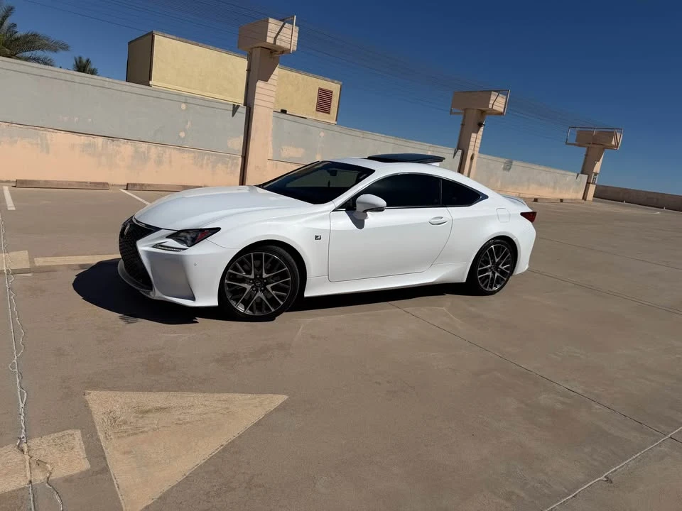 2016 Lexus RC - Image 2 of 18