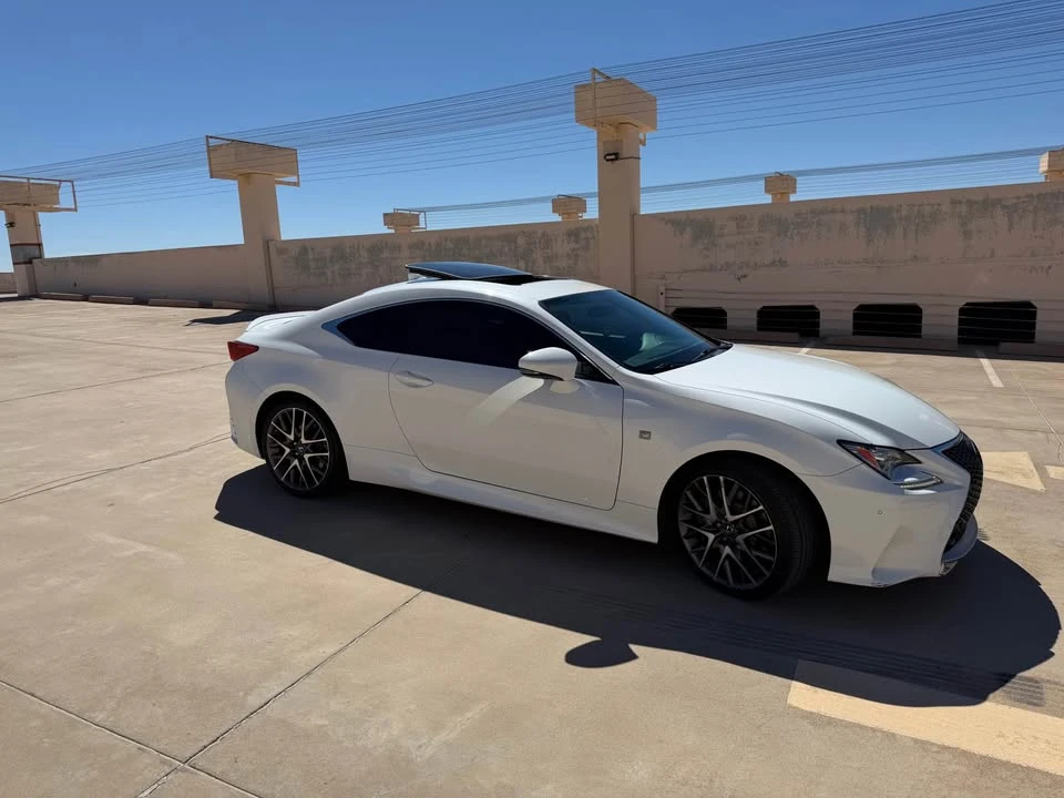 2016 Lexus RC - Image 9 of 18