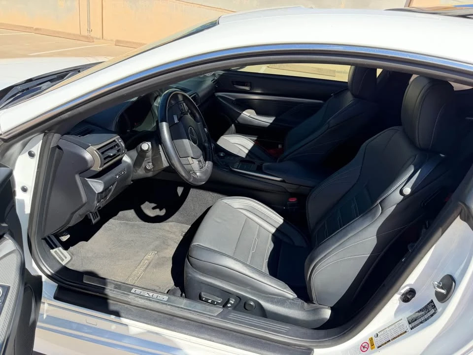 2016 Lexus RC - Image 14 of 18