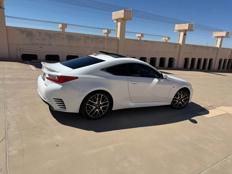 2016 Lexus RC - Image 7 of 18