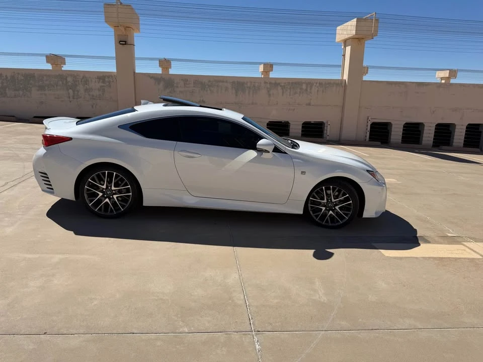 2016 Lexus RC - Image 8 of 18