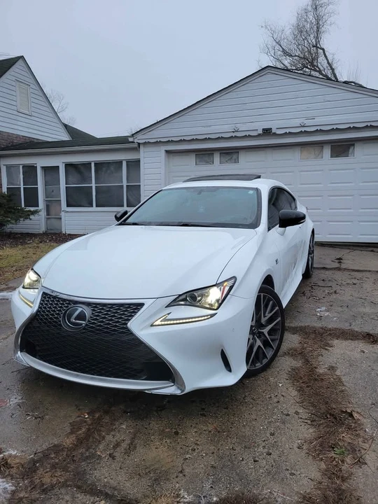 2016 Lexus RC - Image 2 of 20