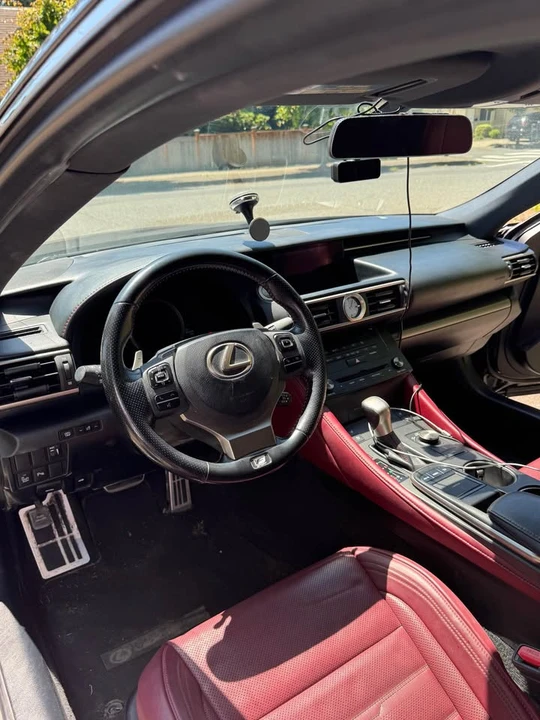 2016 Lexus RC - Image 8 of 11