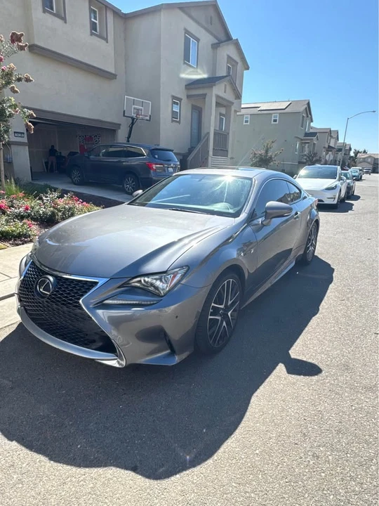 2016 Lexus RC - Image 2 of 5