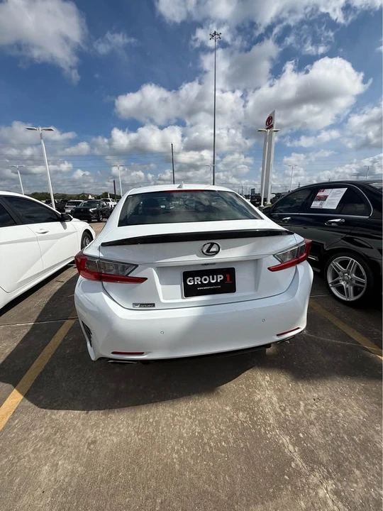 2016 Lexus RC - Image 2 of 5