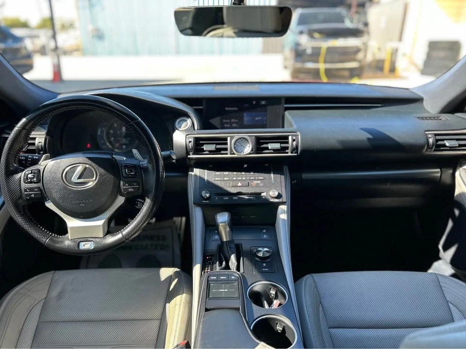 2016 Lexus RC - Image 6 of 9