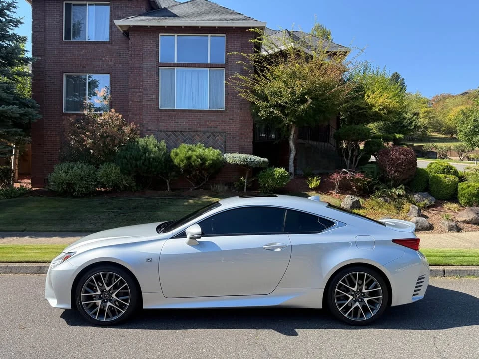 2016 Lexus RC - Image 2 of 19