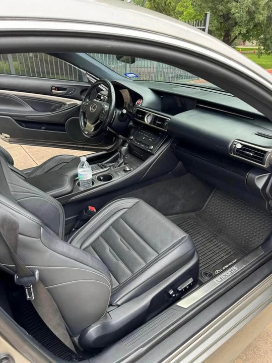 2016 Lexus RC - Image 9 of 16