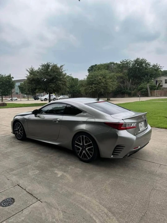 2016 Lexus RC - Image 4 of 16