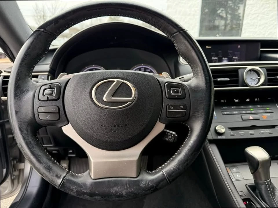 2016 Lexus RC - Image 16 of 20