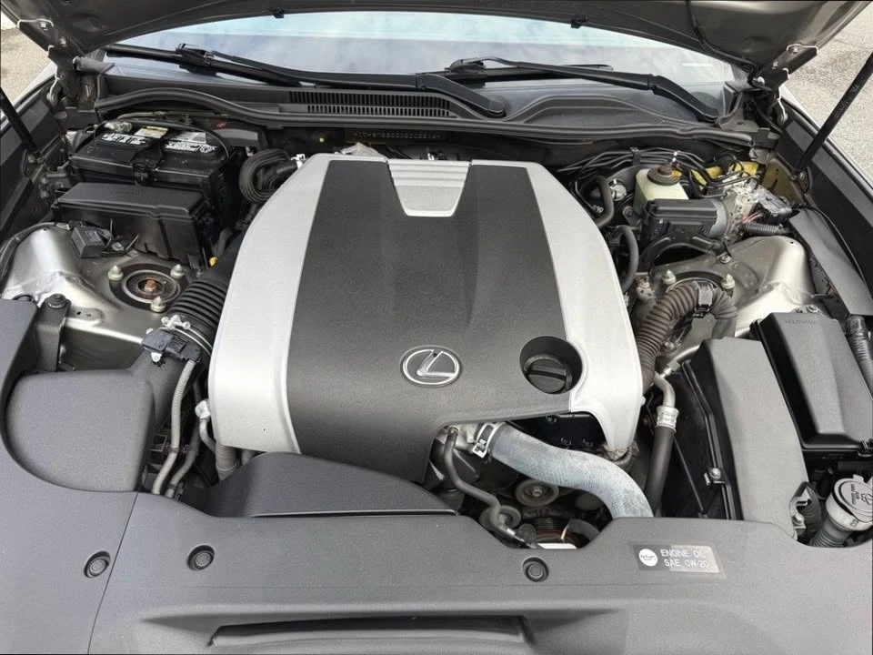 2016 Lexus RC - Image 18 of 20