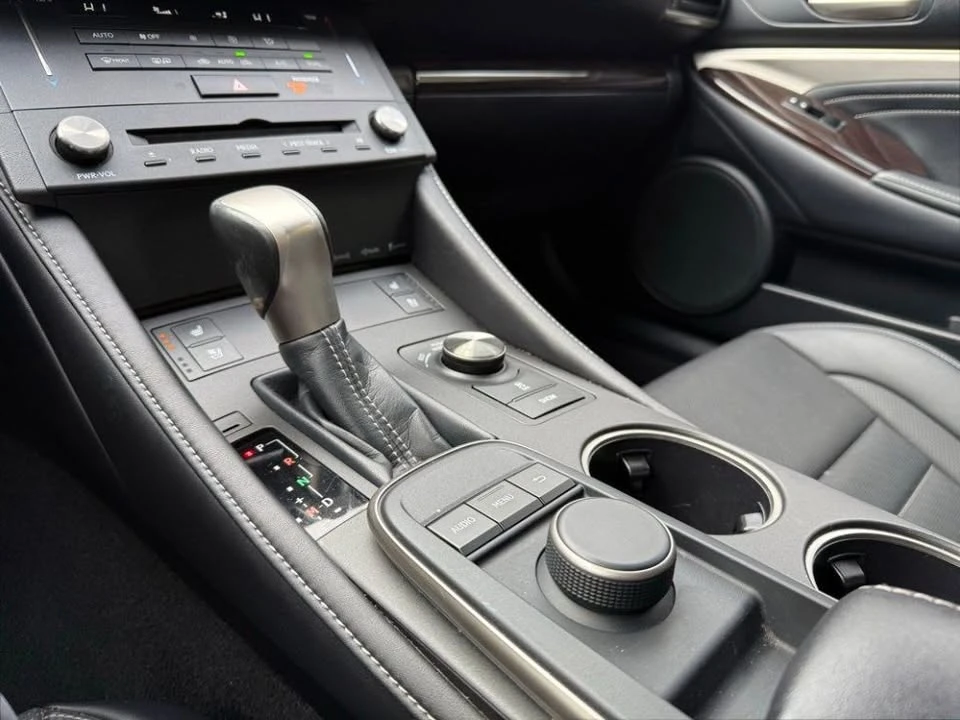 2016 Lexus RC - Image 14 of 20