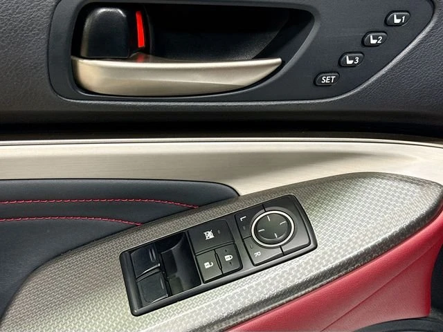 2016 Lexus RC - Image 18 of 18