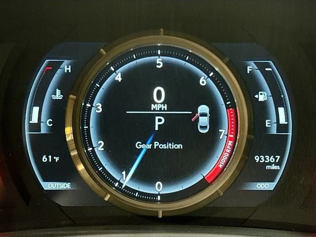 2016 Lexus RC - Image 12 of 18