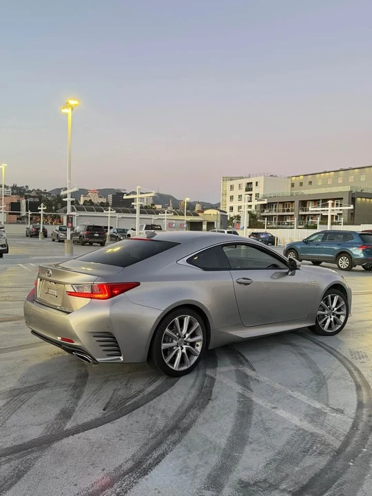 2016 Lexus RC - Image 7 of 10