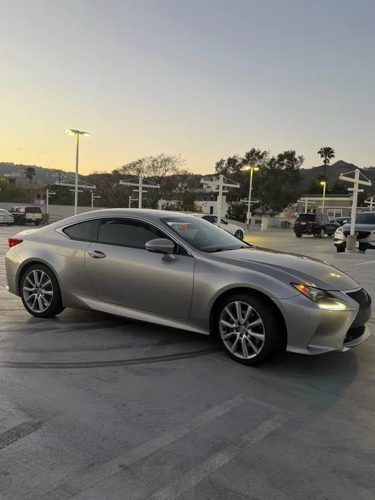 2016 Lexus RC - Image 9 of 10