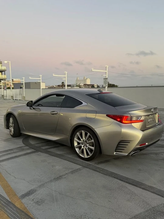 2016 Lexus RC - Image 5 of 10
