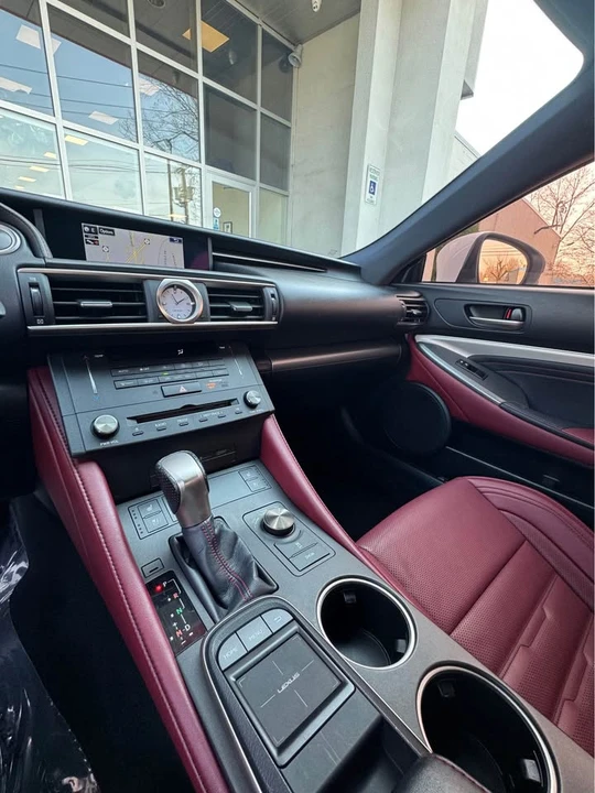 2016 Lexus RC - Image 8 of 9