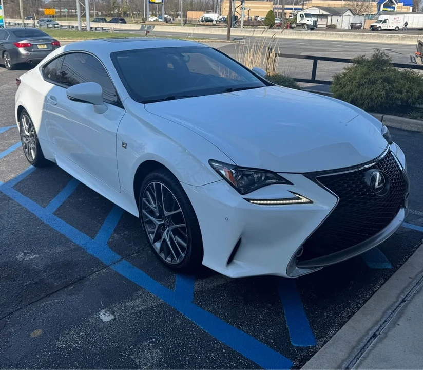 2016 Lexus RC - Image 2 of 9