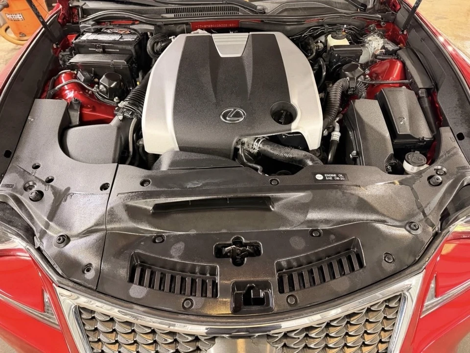 2016 Lexus RC - Image 14 of 14