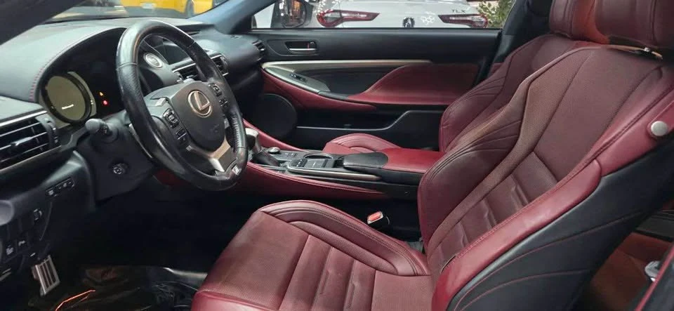 2016 Lexus RC - Image 11 of 16