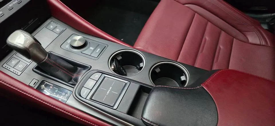 2016 Lexus RC - Image 15 of 16