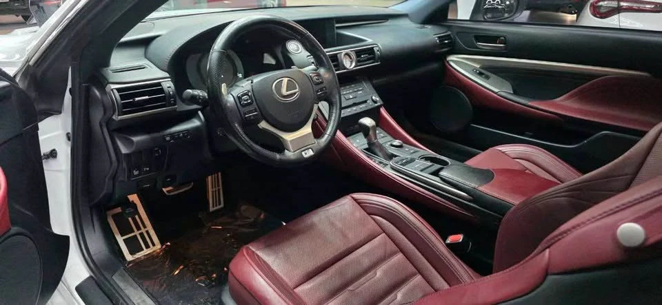 2016 Lexus RC - Image 10 of 16