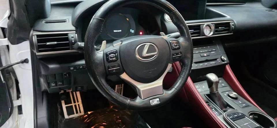 2016 Lexus RC - Image 14 of 16