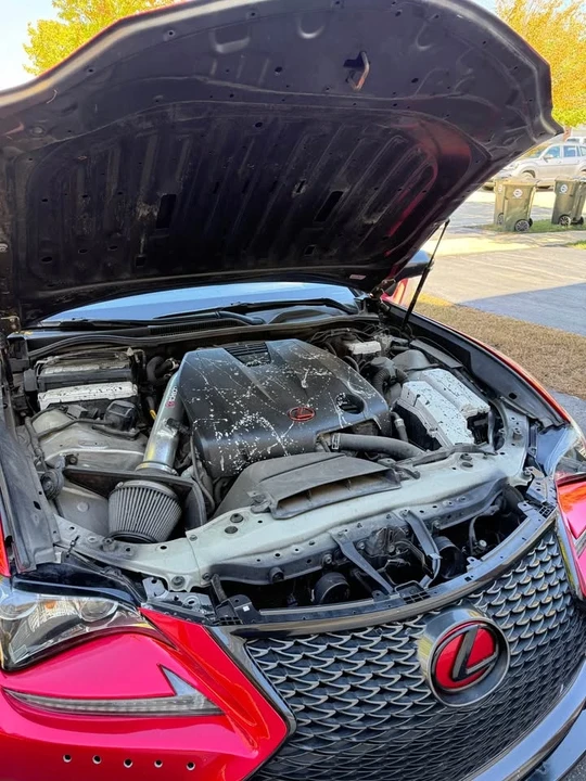 2016 Lexus RC - Image 8 of 13