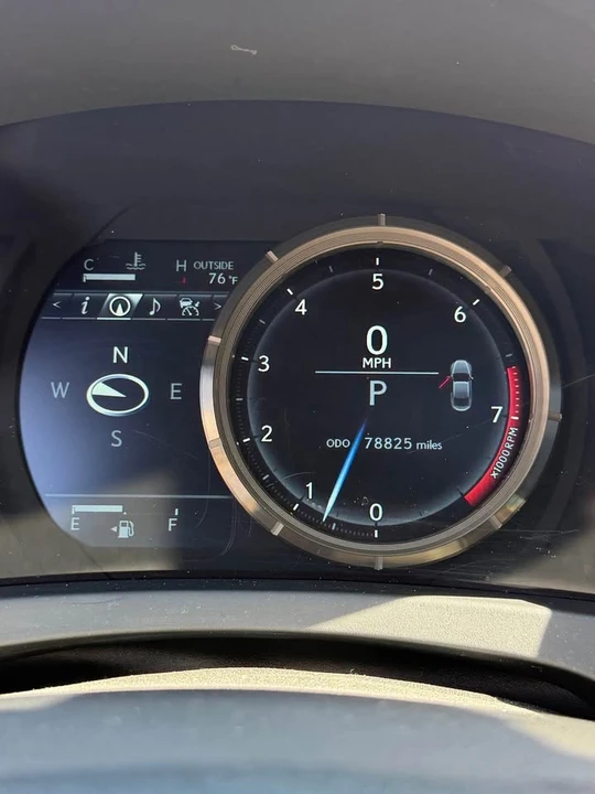 2016 Lexus RC - Image 7 of 11