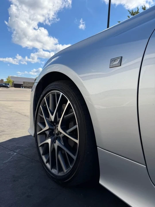 2016 Lexus RC - Image 5 of 11