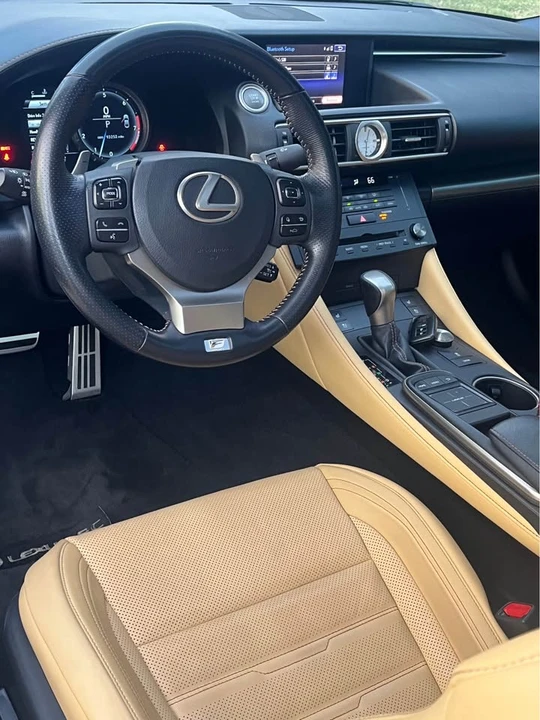 2016 Lexus RC - Image 3 of 4