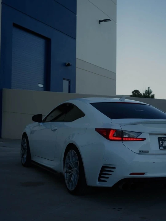 2016 Lexus RC - Image 3 of 4