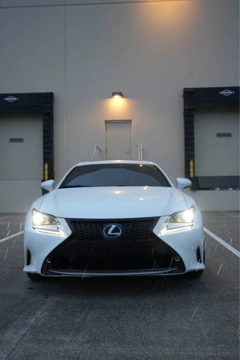 2016 Lexus RC - Image 2 of 4