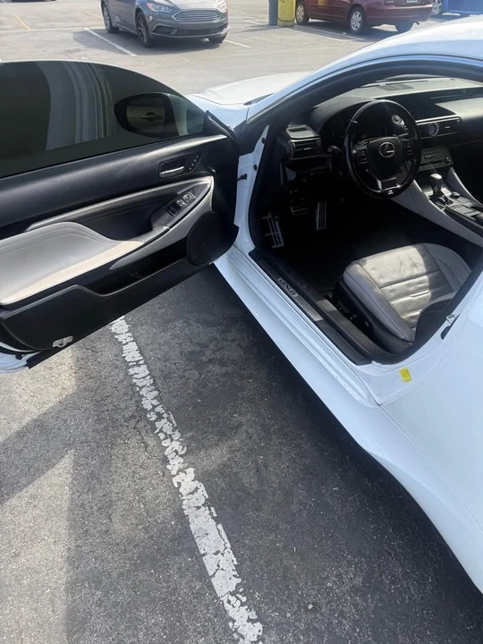 2016 Lexus RC - Image 6 of 11