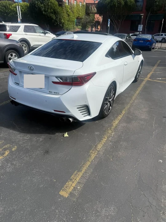2016 Lexus RC - Image 3 of 11