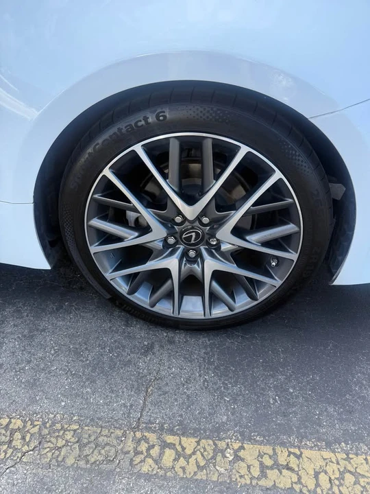 2016 Lexus RC - Image 5 of 11