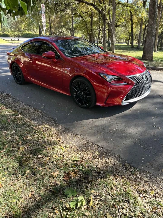2016 Lexus RC - Image 2 of 12