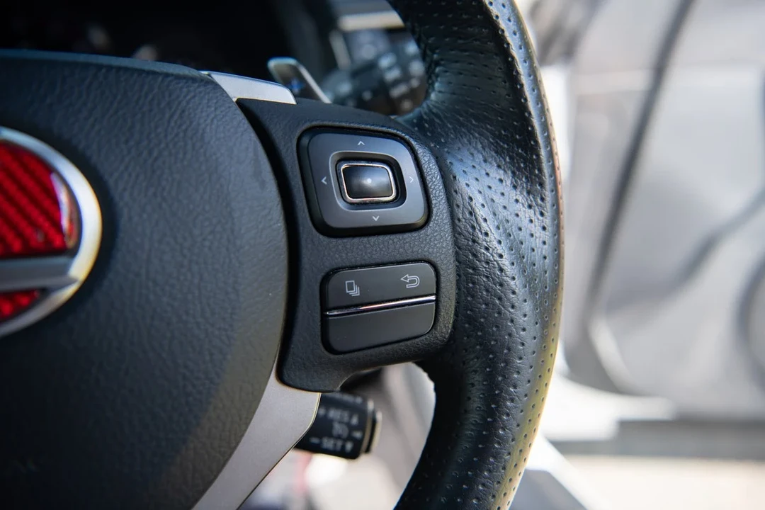 2015 Lexus RC F - Image 26 of 30