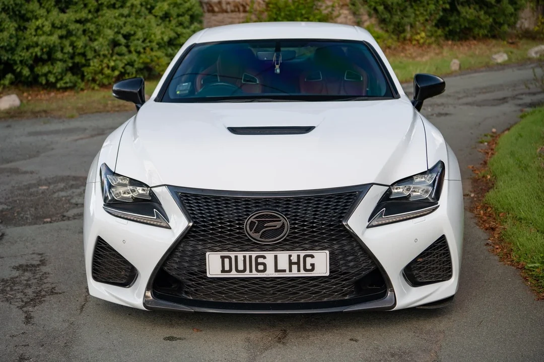 2015 Lexus RC F - Image 9 of 30