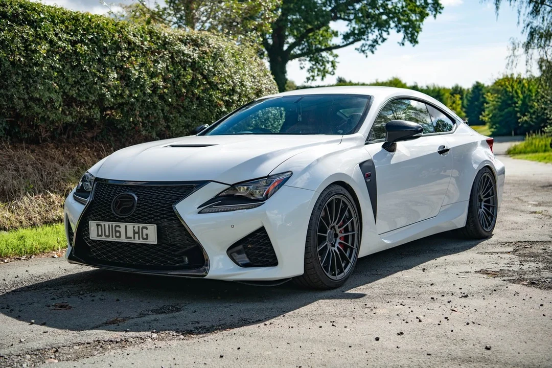 2015 Lexus RC F - Image 13 of 30