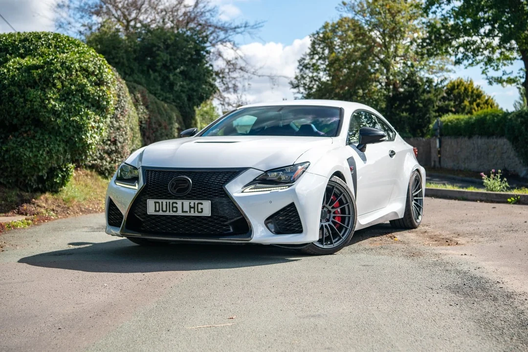 2015 Lexus RC F - Image 19 of 30