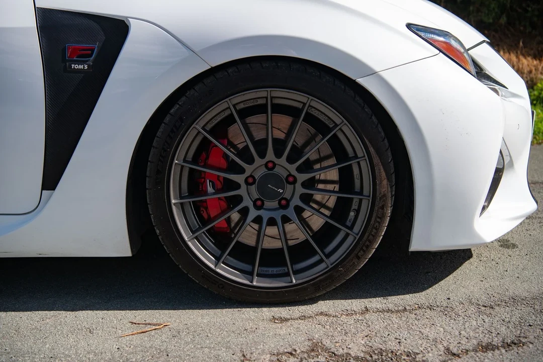 2015 Lexus RC F - Image 20 of 30