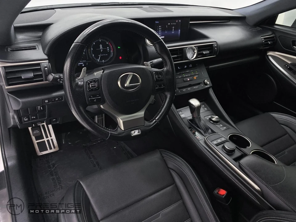 2016 Lexus RC - Image 18 of 21