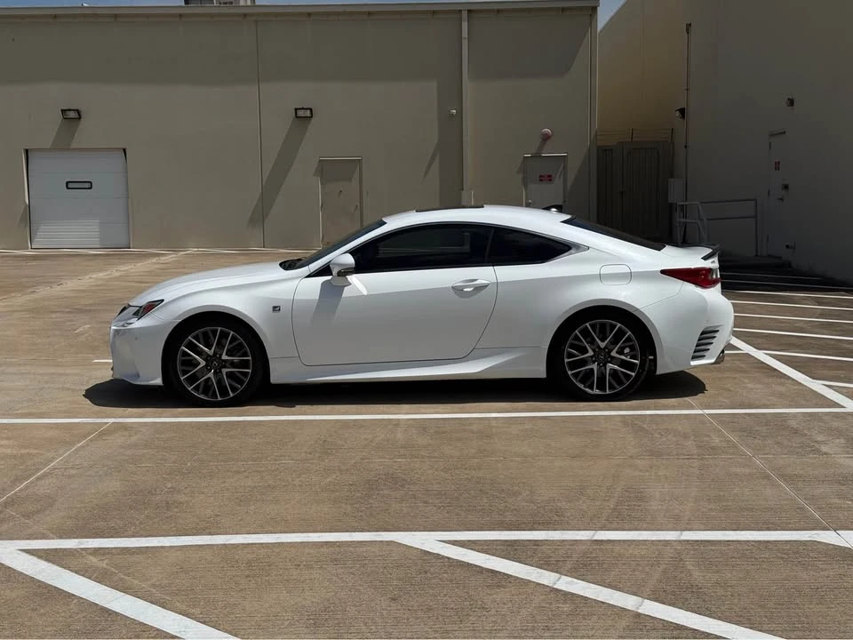 2016 Lexus RC - Image 4 of 16
