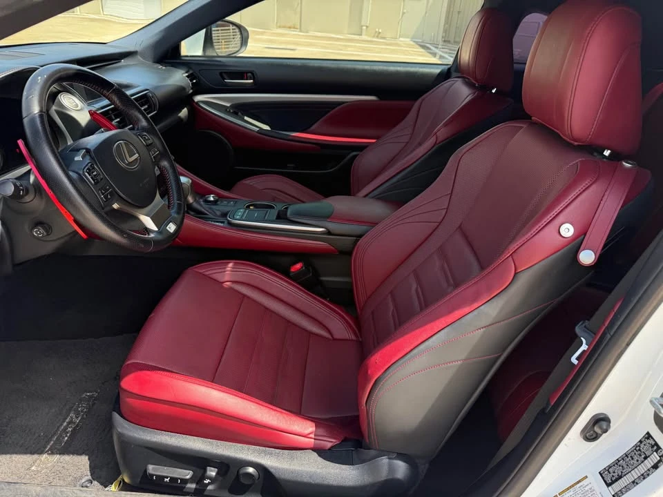 2016 Lexus RC - Image 10 of 16